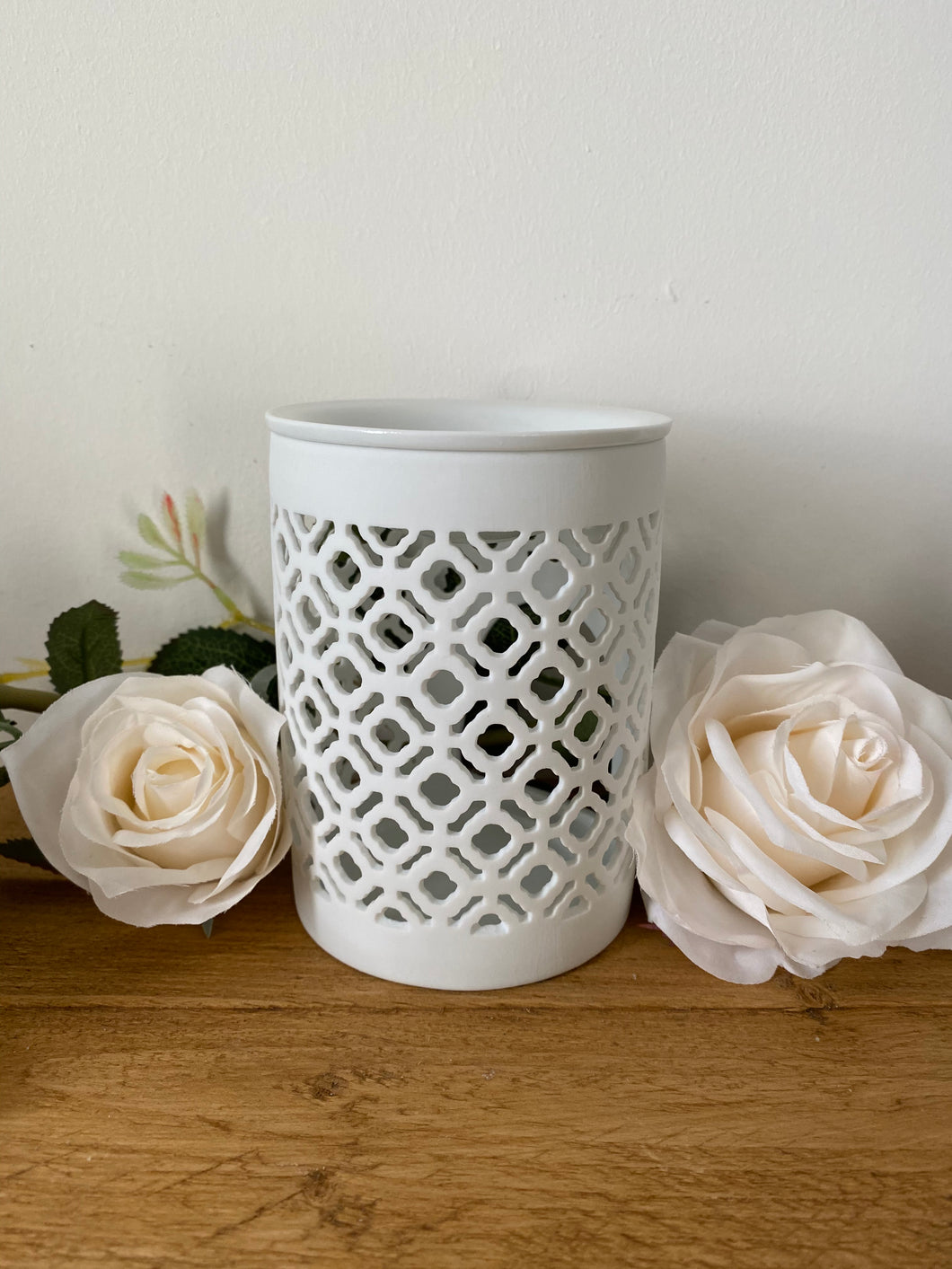 White Matte Lattice Cut Out Burner